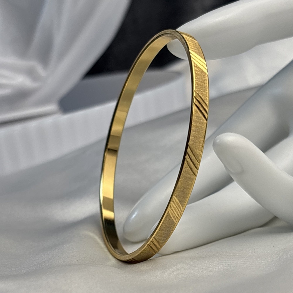 Vintage 80s Monet Diamond Cut Brushed Bangle‎ Gold Tone Bracelet Minimalist